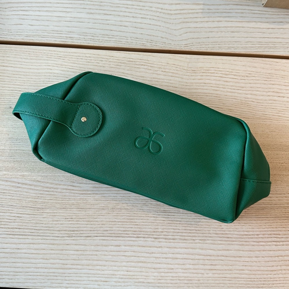 BN Arbonne Toiletry Bag